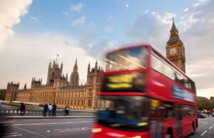 How to Experience London on a Shoestring Budget Big Ben and London Bus